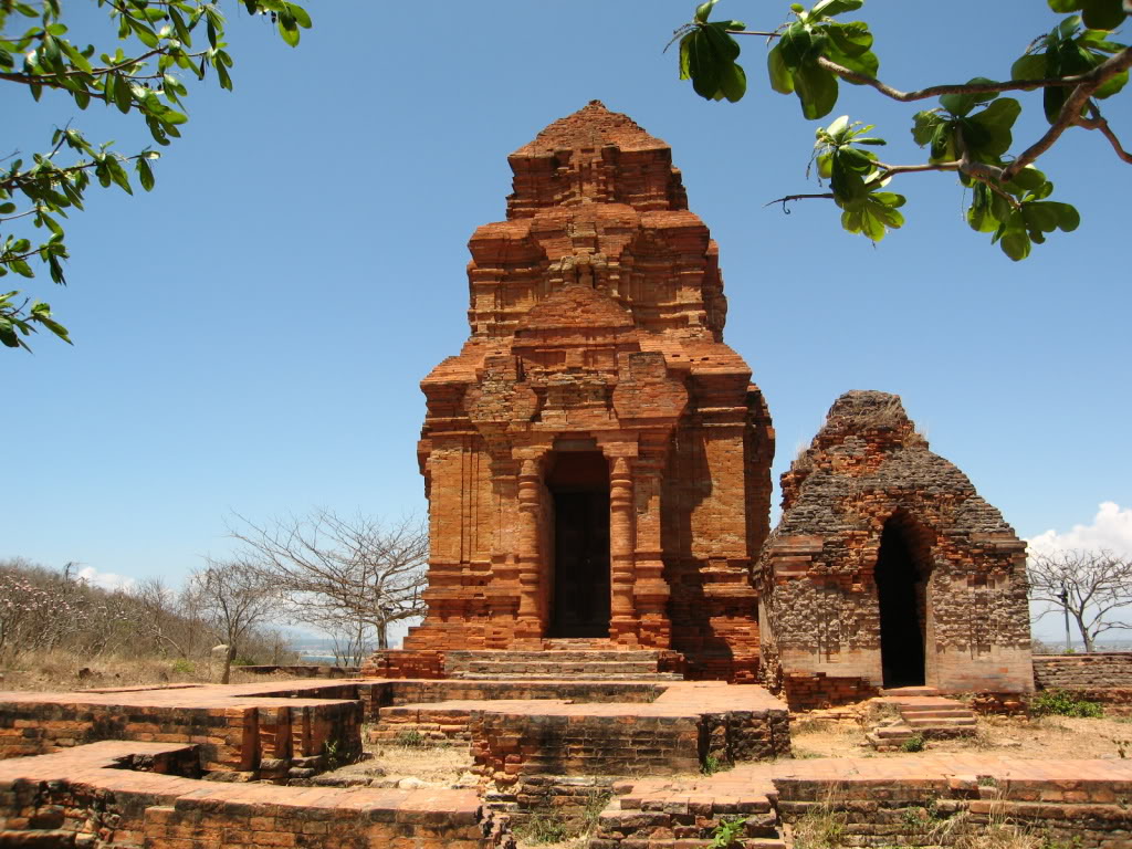 Kiến trúc nổi bật của Tháp Chàm Poshanư